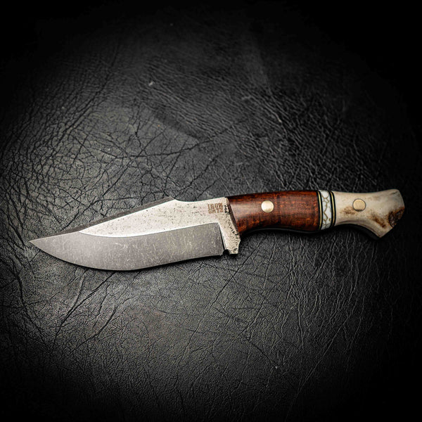 Elmax Hunter – Ringed Gidgee, White TruStone Spacer & Deer Antler