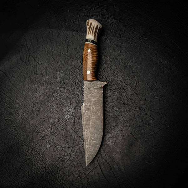 N690 Hunter – Stonewashed Finish