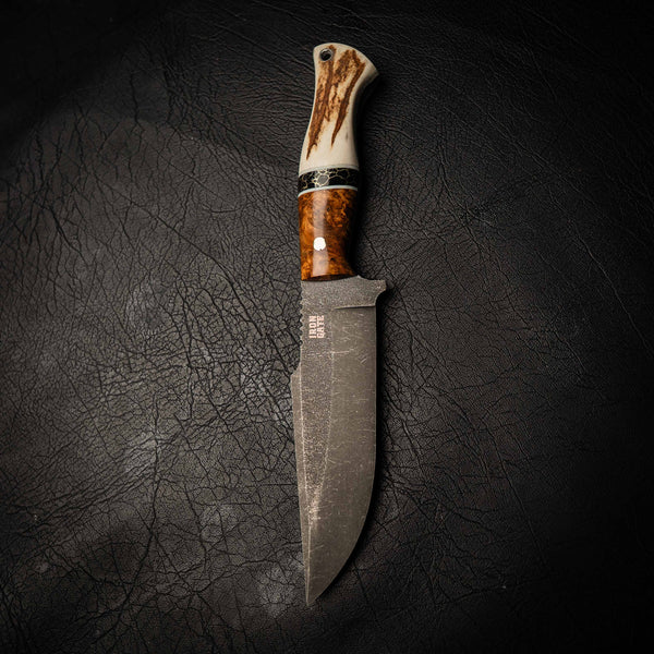 N690 Hunter – Stonewashed Finish