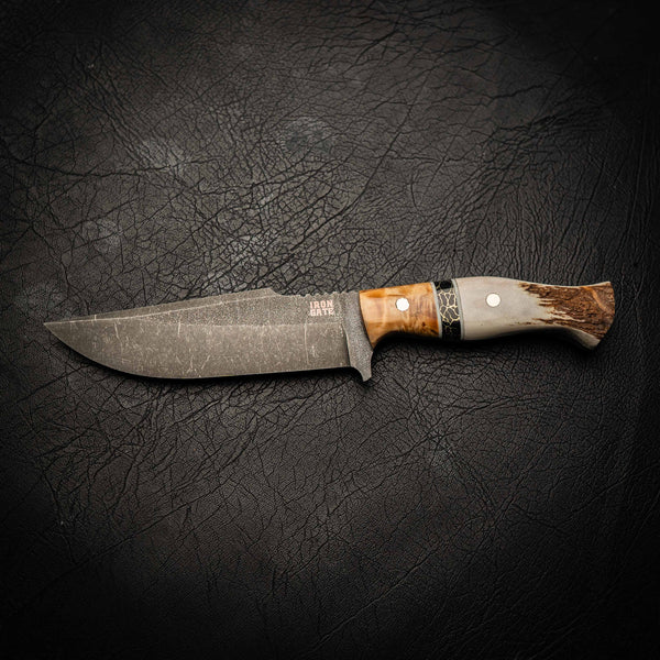 N690 Hunter – Stonewashed Finish