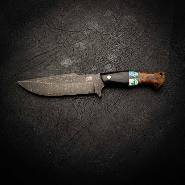 N690 Hunter – Stonewashed Finish