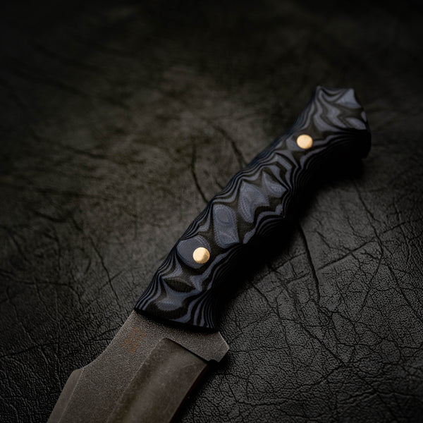 Wide Hunter — Blue & Black Layered G10, Rock Face