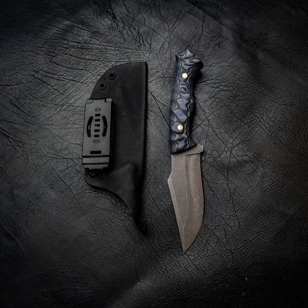Wide Hunter — Blue & Black Layered G10, Rock Face