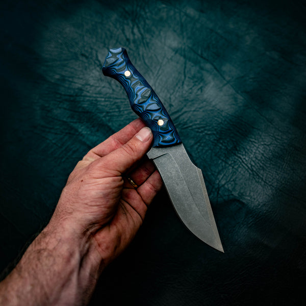 Wide Hunter — Dark Blue & Black Layered G10, Rock Face