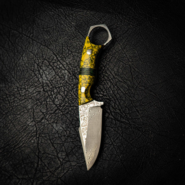 Damascus Mini Hunter – Yellow Restone & Carbon Fiber Inlay