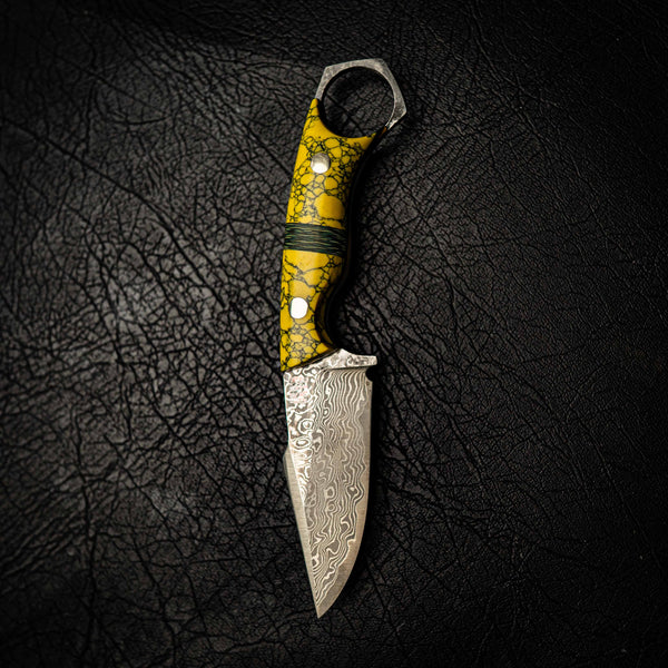 Damascus Mini Hunter – Yellow Restone & Carbon Fiber Inlay