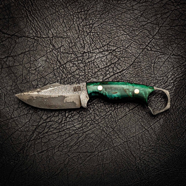 N690 Mini Hunter – Emerald Dyed Birchwood (Rugged Etched Finish)