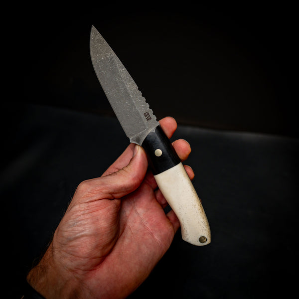 Bushcraft — Stonewashed N690 | Buffalo Horn & Giraffe Bone