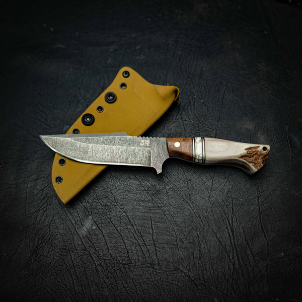 Stonewashed Hunter – Tassie Blackwood & Antler