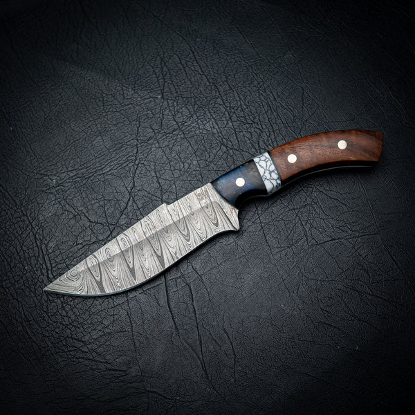 Hunter — Ladder Damascus / Blue Maple, White Trustone & Redgum