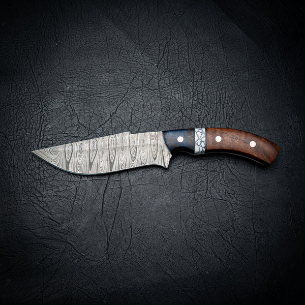 Hunter — Ladder Damascus / Blue Maple, White Trustone & Redgum