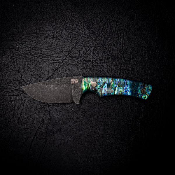 Skinner — N690 Dark Stonewashed / Natural Abalone Shell