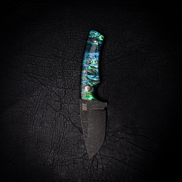 Skinner — N690 Dark Stonewashed / Natural Abalone Shell