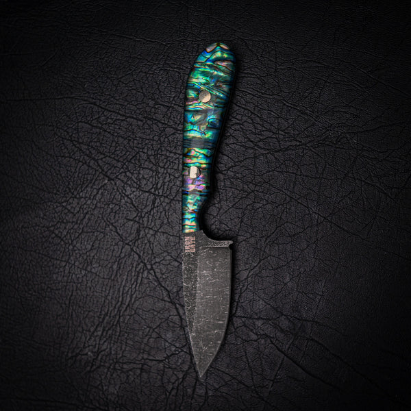 Ergo Skinner — N690 Dark Stonewashed / Natural Abalone Shell