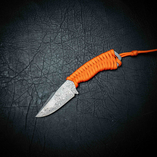 Mini Hunter – Orange Paracord (Damascus)