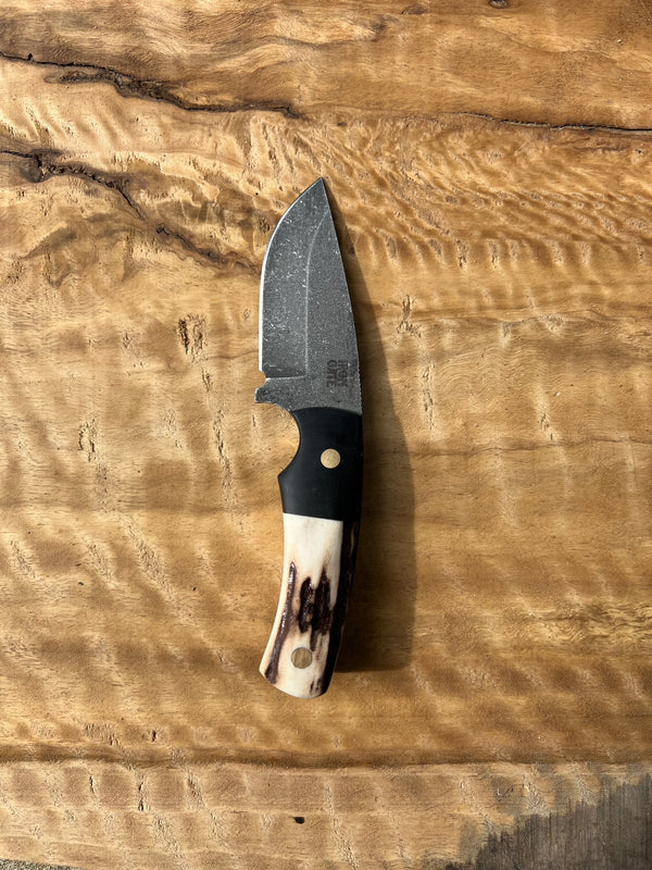 Stonewash skinner with Deer Antler Handle