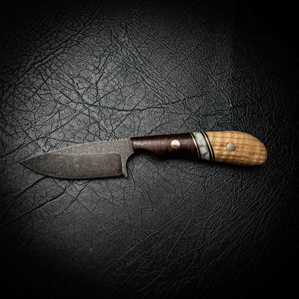 N690 Ergo Skinner – Juma, White TruStone & Curly Stabilised Ash