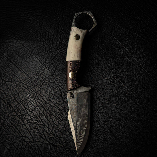 Damascus Mini Hunter – Half Fallow Deer Antler and Carbon with Copper Layers