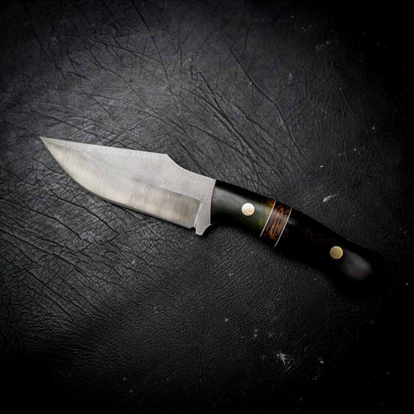 Wide Hunter – Stonewashed N690 | Wenge, Green Dyed Maple & Banksia