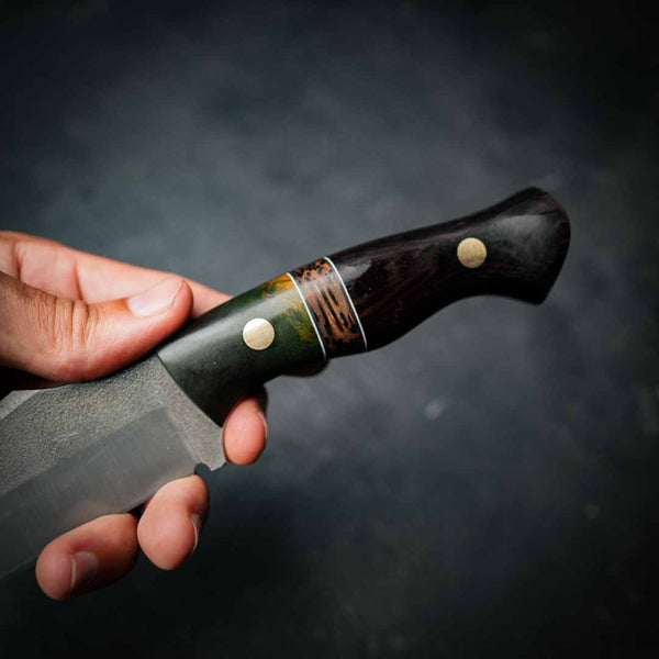 Wide Hunter – Stonewashed N690 | Wenge, Green Dyed Maple & Banksia