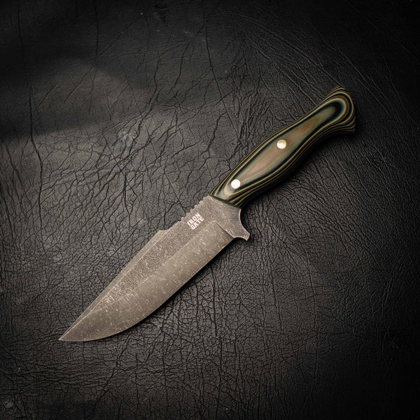N690 Hunter – Stonewashed Finish