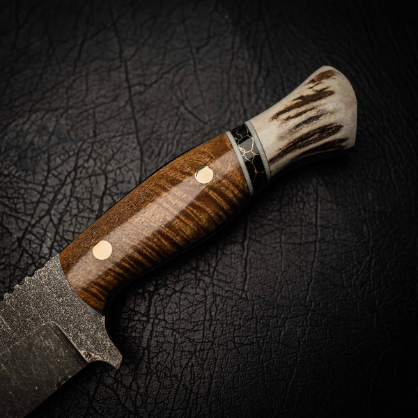 N690 Hunter – Stonewashed Finish