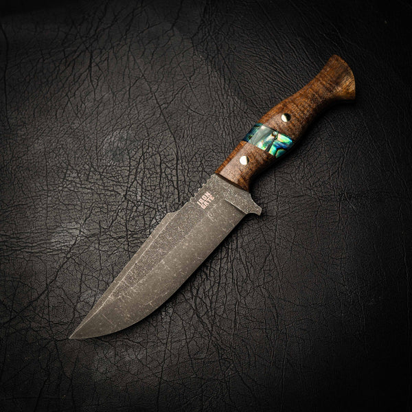 N690 Hunter – Stonewashed Finish