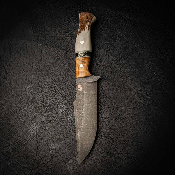 N690 Hunter – Stonewashed Finish