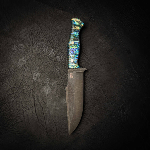 N690 Hunter – Stonewashed Finish