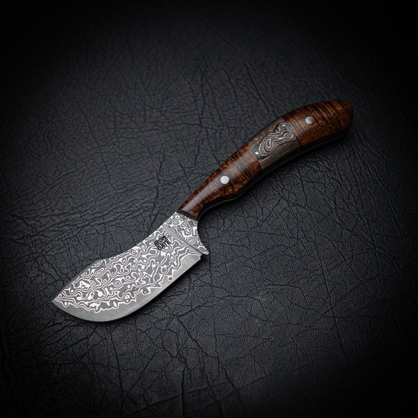 Ergo Skinner – Damascus Steel with Ringed Mulga & Copper Carbon Fiber