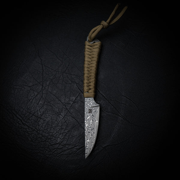 Compact Utility Knife – Damascus Steel with Brown Paracord Wrap