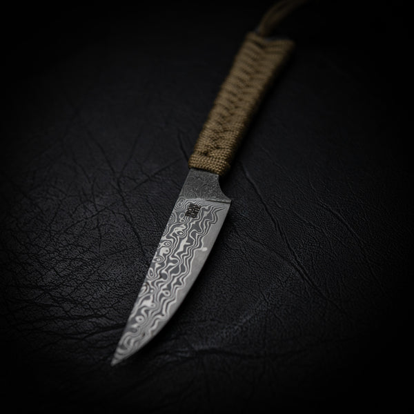 Compact Utility Knife – Damascus Steel with Brown Paracord Wrap