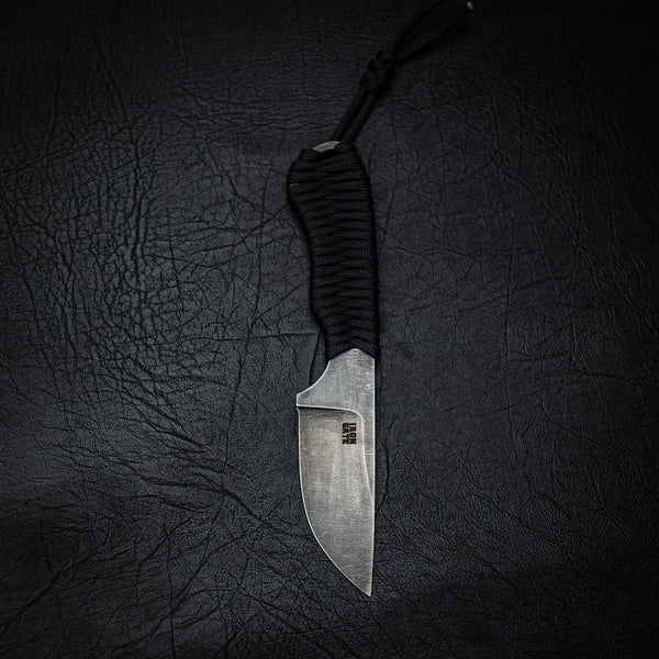 80CrV2 Paracord Drop Point Hunter – Black Wrap
