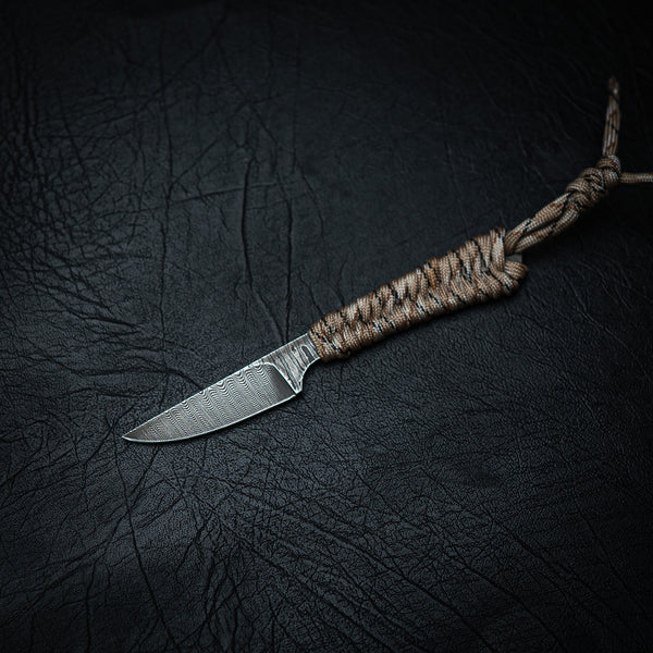 Stainless Ladder Damascus Utility Knife – Desert Camo Paracord