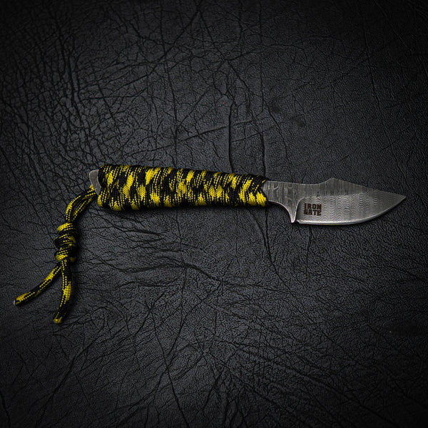 Stainless Ladder Damascus Mini Hunter – Yellow and Black Paracord