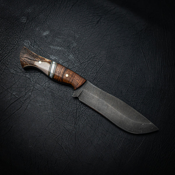 Bear Knife – Gidgee and Antler
