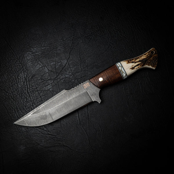Hunter Knife – Ringed Gidgee, White & Gold TruStone, Deer Antler