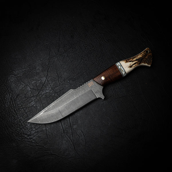 Hunter Knife – Ringed Gidgee, White & Gold TruStone, Deer Antler