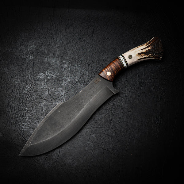 Big Kukri – Ringed Gidgee, White & Gold TruStone, Brass Spacers & Deer Antler Pommel