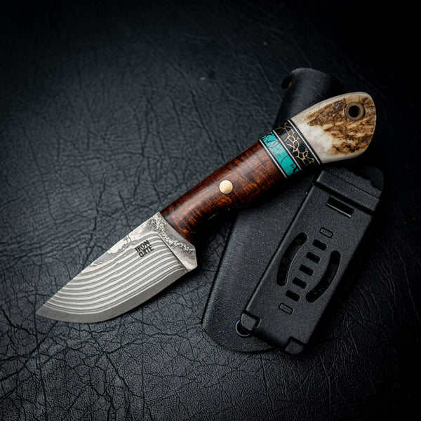 Drop Point Hunter – 70 Layer San Mai Damascus, Ringed Gidgee, Trustone & Antler