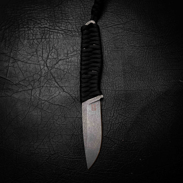 Paracord Utility Knife — Black Paracord