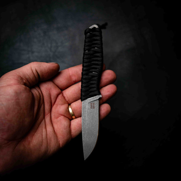 Paracord Utility Knife — Black Paracord