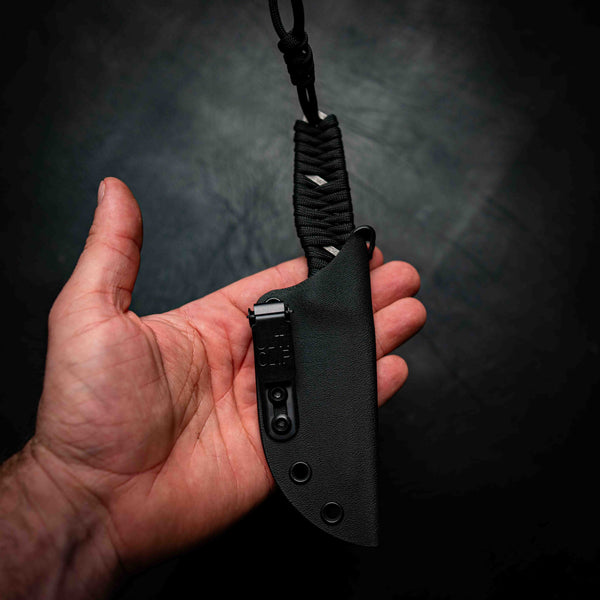 Paracord Utility Knife — Black Paracord