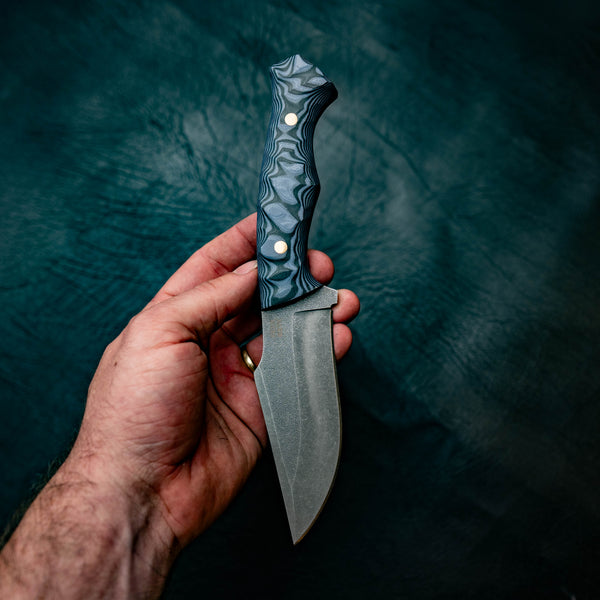 Wide Hunter — Blue & Black Layered G10, Rock Face