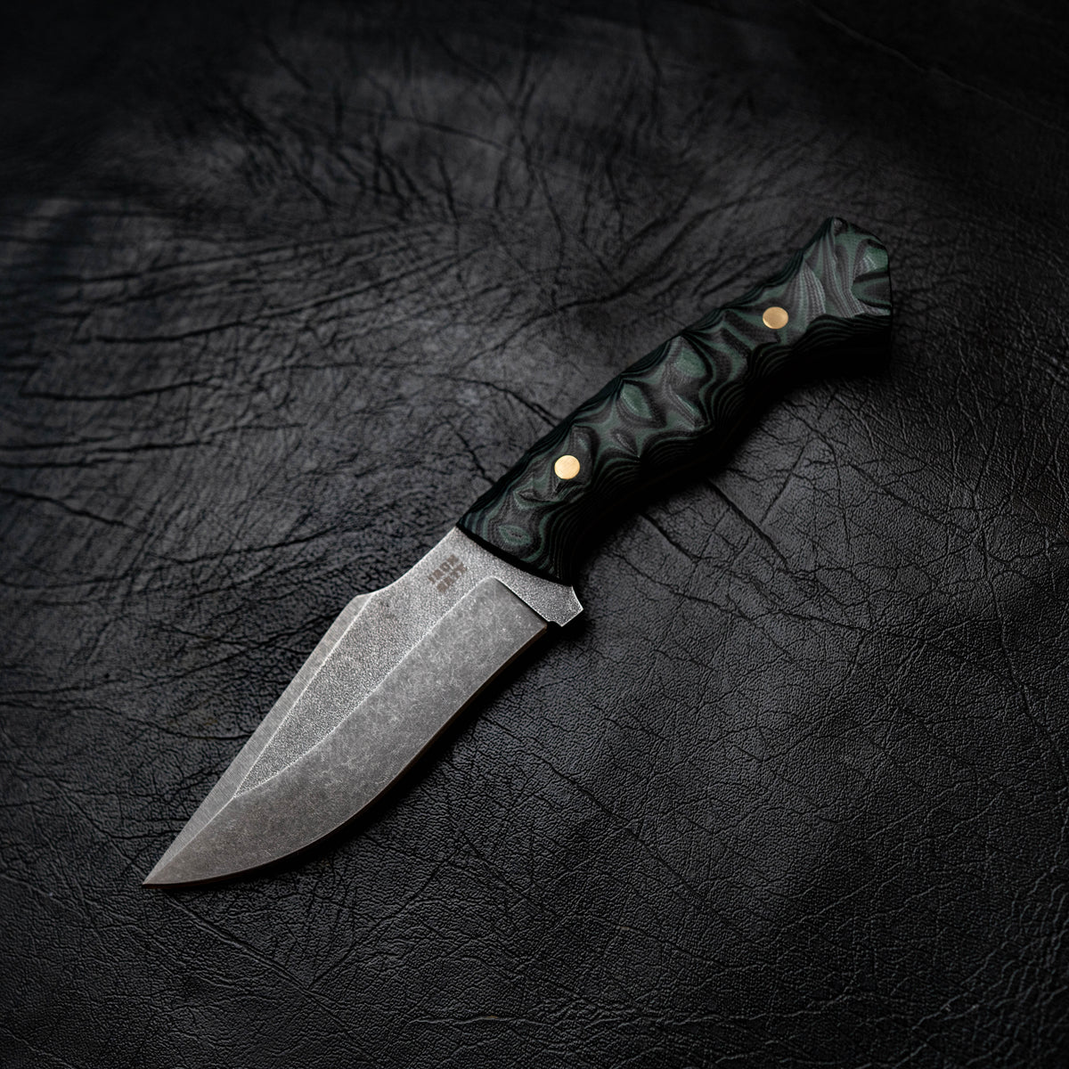 Wide Hunter — Green & Black Layered G10, Rock Face