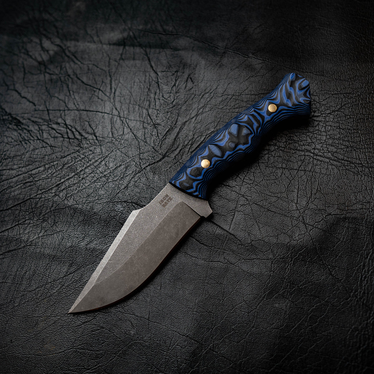 Wide Hunter — Dark Blue & Black Layered G10, Rock Face
