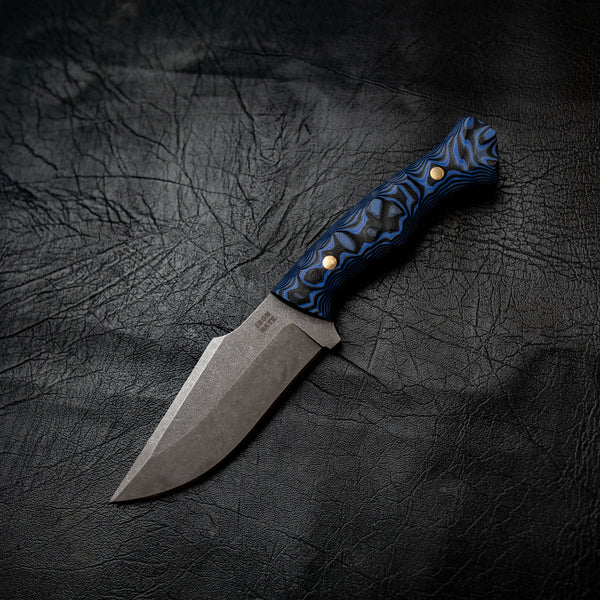 Wide Hunter — Dark Blue & Black Layered G10, Rock Face
