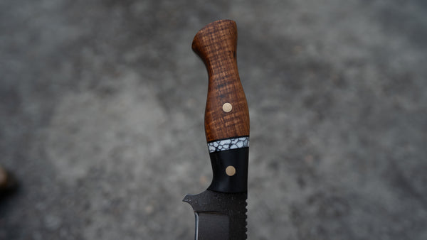 Hunting Knife – Buffalo Horn, White Trustone & Tasmanian Blackwood Handle
