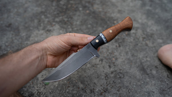 Hunting Knife – Buffalo Horn, White Trustone & Tasmanian Blackwood Handle