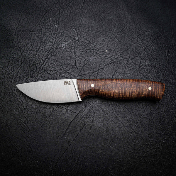 Skinner – Elmax Steel, Satin Finish, Curly Acacia Handle